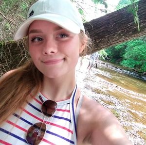 Meet your Posher, Carly